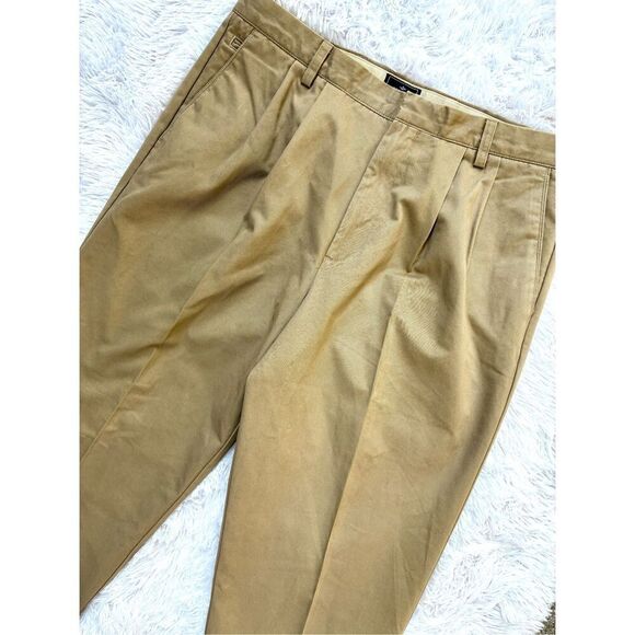 Dockers D4 SZ 36x32 Relaxed Fit Pleated Tan Khaki Pants - Picture 4 of 10
